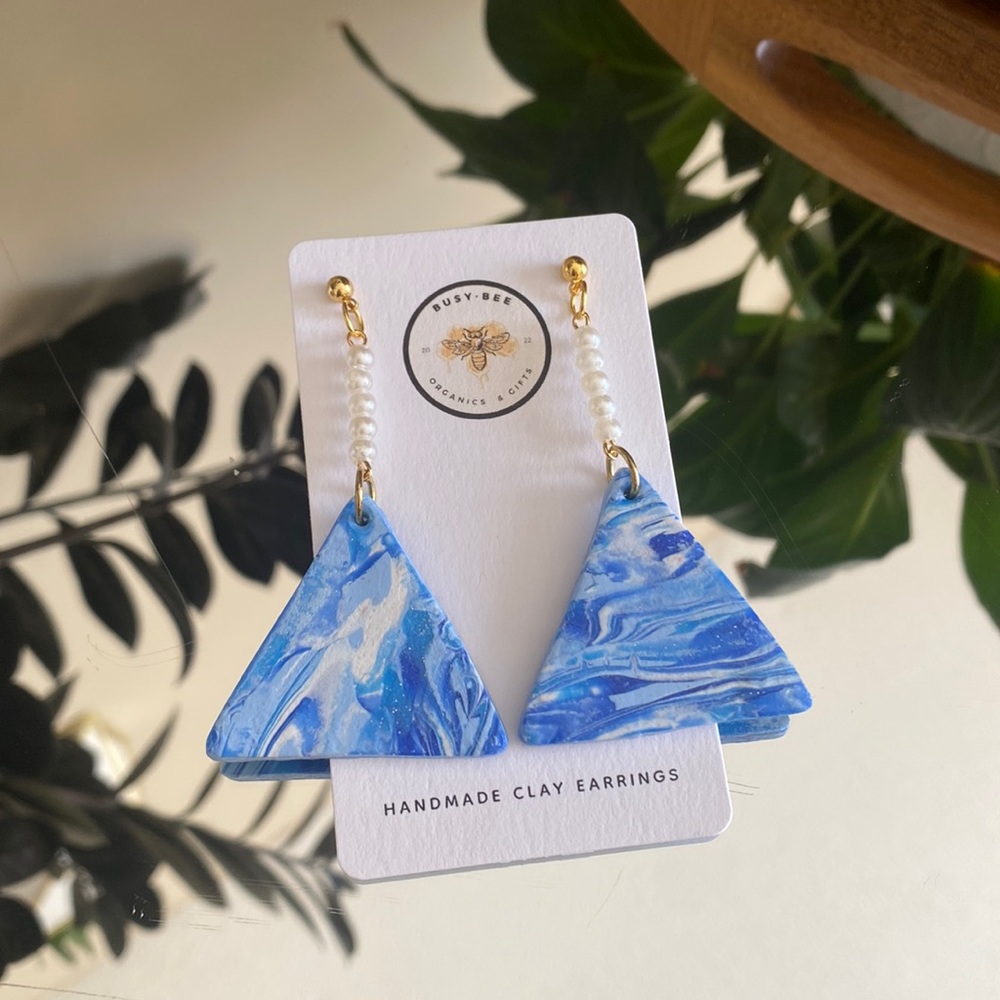 BUSY • BEE TRIANGLE BLUE MARBLE PEARL DANGLE CLAY EARRINGS
